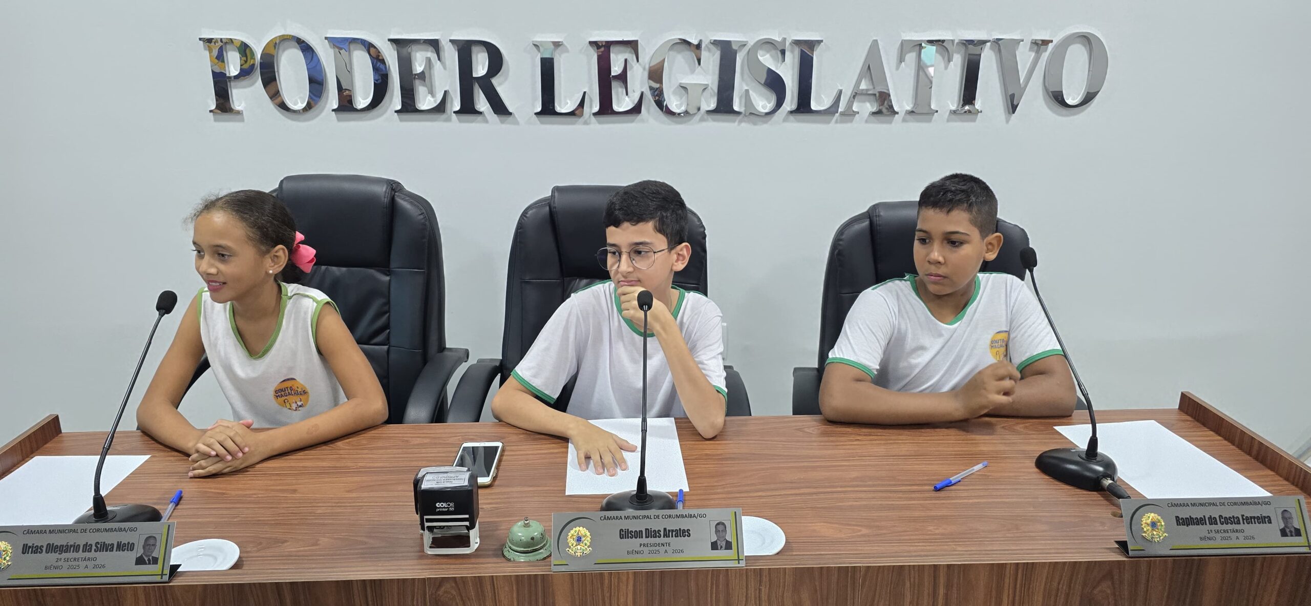 Em Cumprimento do Requerimento 11/2025. de autoria do vereador Ernesto Marques, Que Solicitou a Secretaria de Educação que Fosse Promovida a visita dos alunos da rede Municipal a câmara, Para que pudessem conhecer um pouco do trabalho do Legislativo; Começamos na manhã de hoje a receber as nossas crianças. Momento em Que puderam conhecer um pouco do dia a dia dessa casa de Leis.